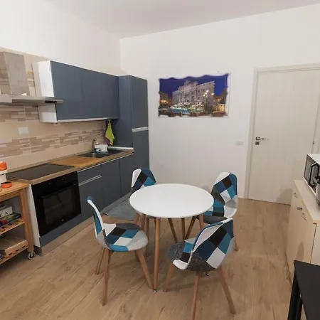 Fontana Di Trevi Apartment, 24h Check-in * Rome