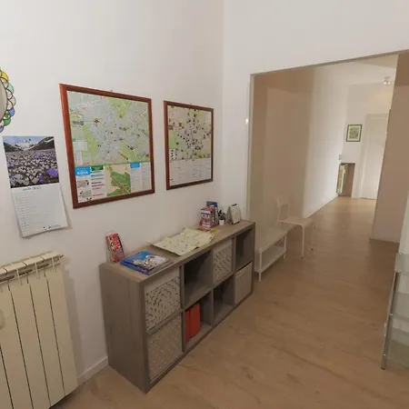 Fontana Di Trevi Apartment, 24h Check-in Rome