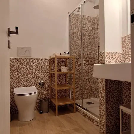 Fontana Di Trevi Apartment, 24h Check-in Guest house