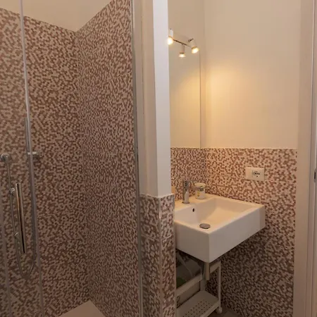 Fontana Di Trevi Apartment, 24h Check-in Rome